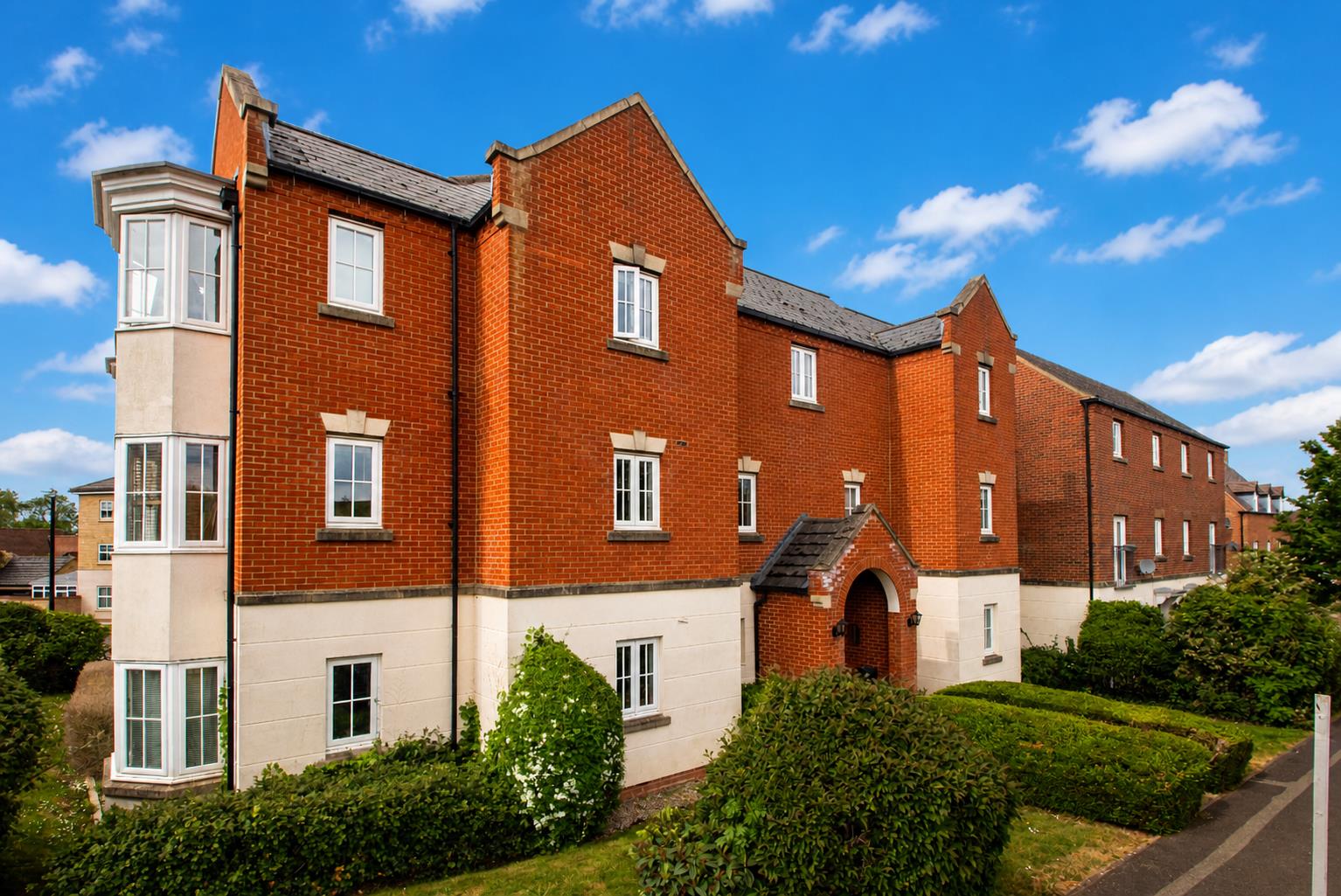 Harlow Crescent, Oxley Park, Milton Keynes